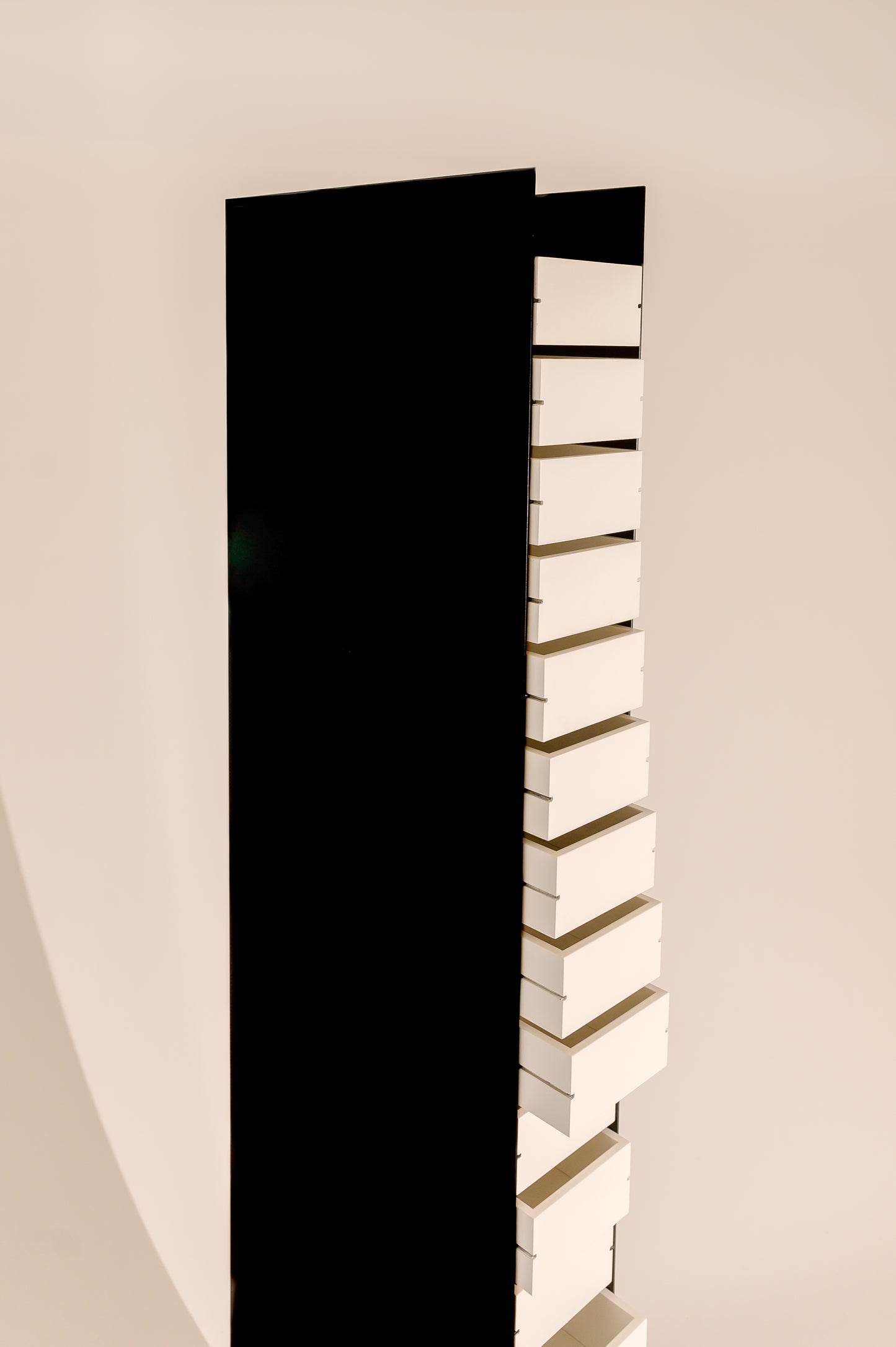 Shiro Kuramata "Dinah"