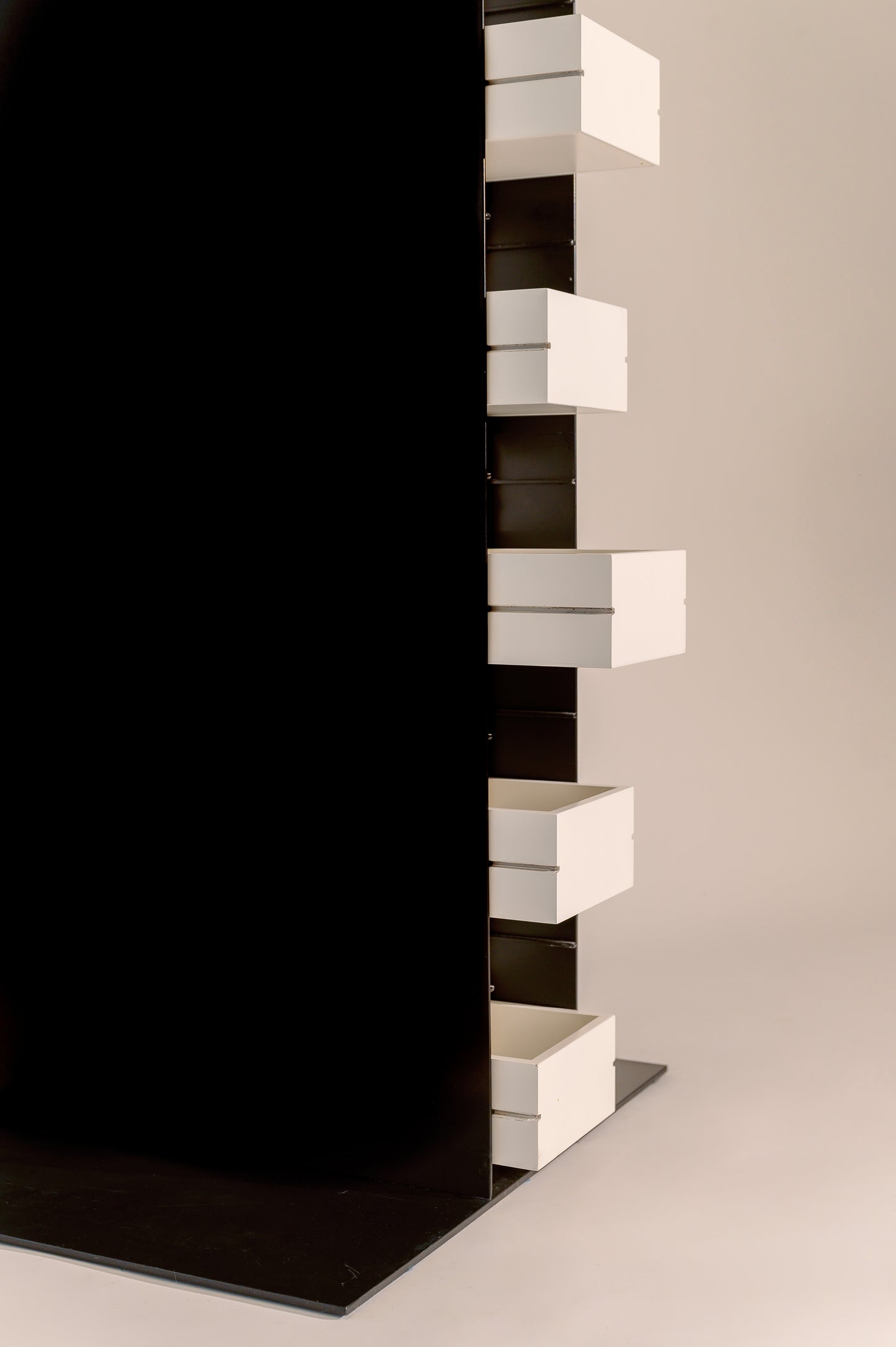 Shiro Kuramata "Dinah"