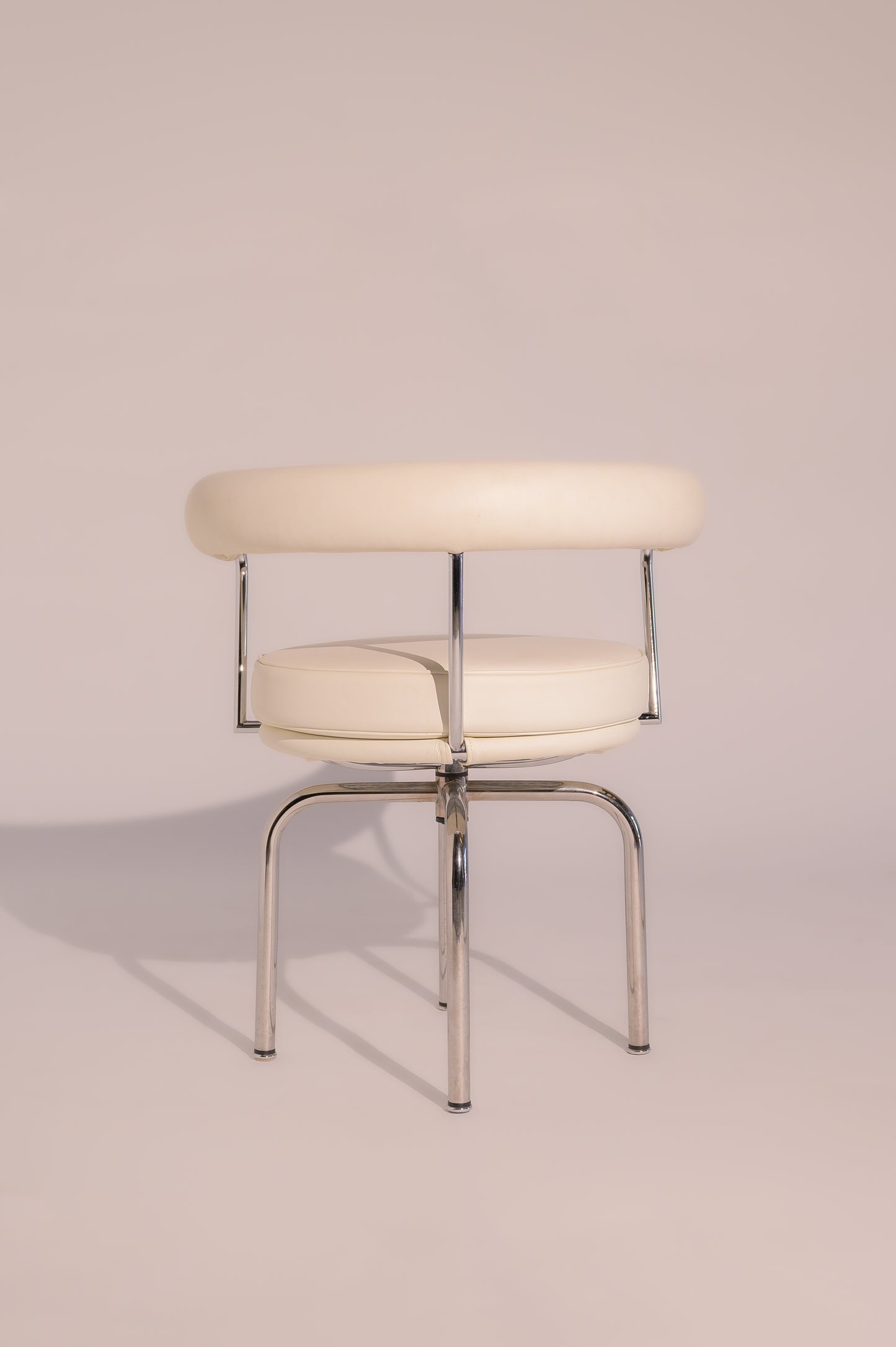 Le Corbusier & Charlotte Perriand LC7 swivel chair