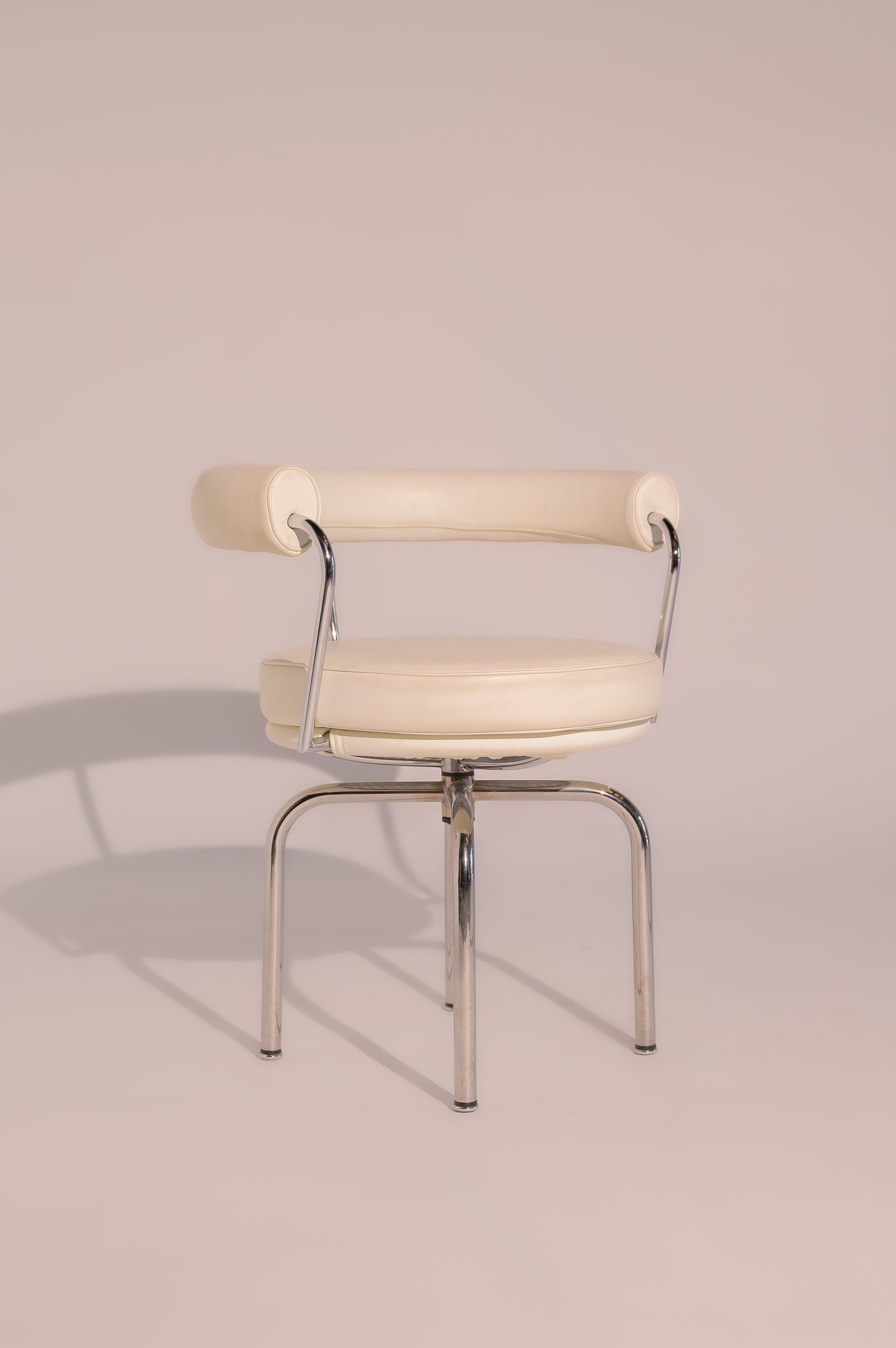 Le Corbusier & Charlotte Perriand LC7 swivel chair